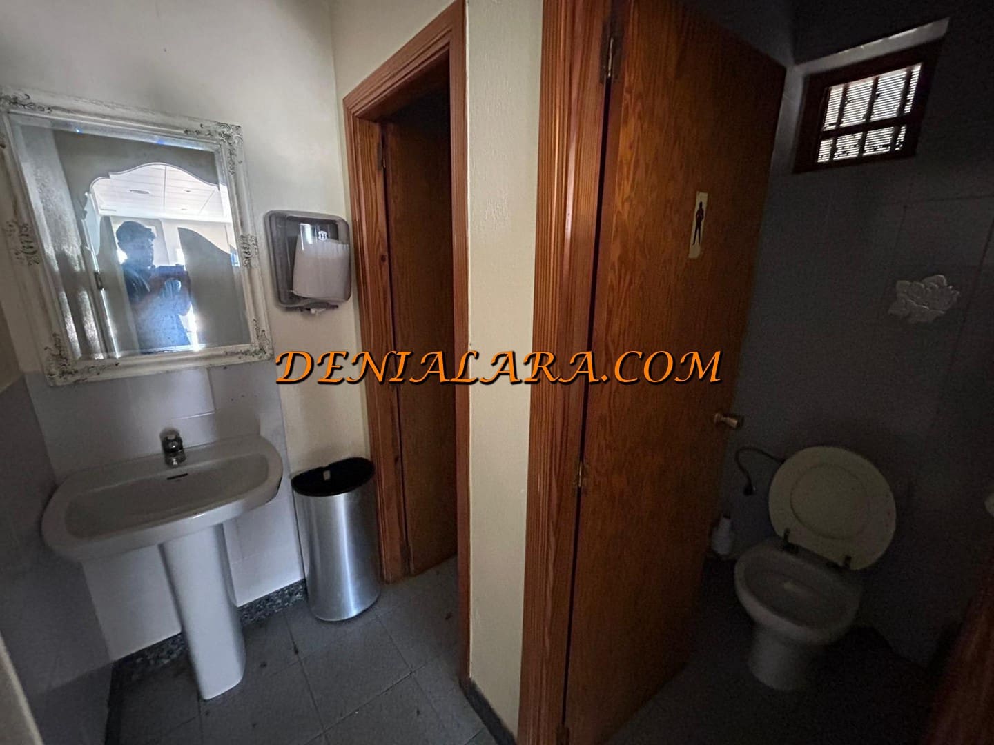 Comercial para venda em Denia - 240 000 € (Ref: 9867601)