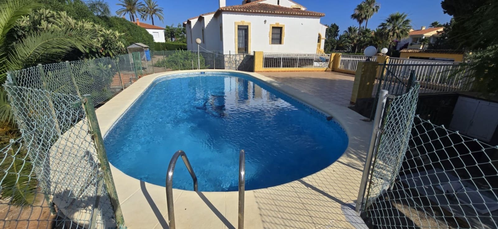 6 bedroom Villa for sale in Denia with pool garage - € 1,075,000 (Ref: 9882473)
