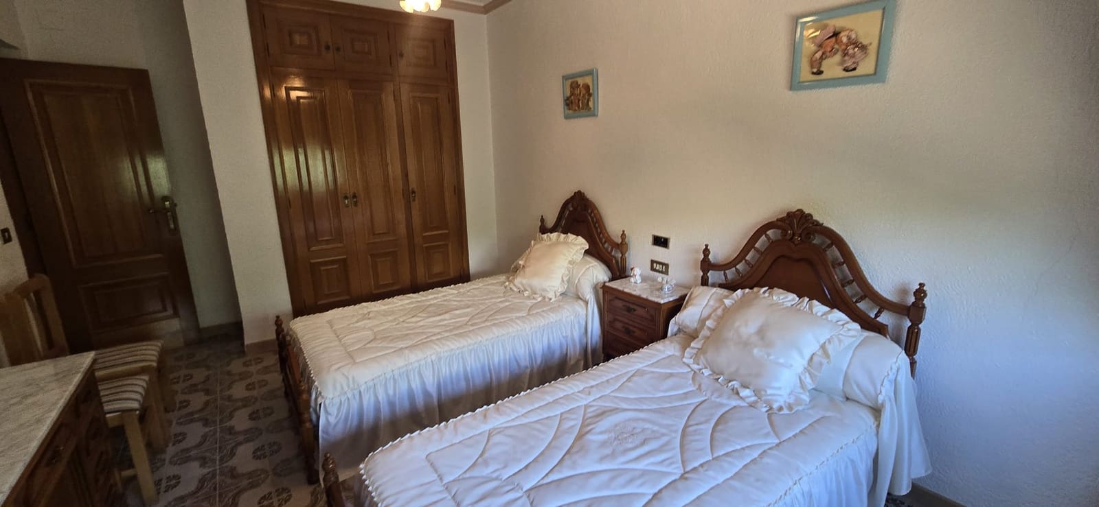 6 bedroom Villa for sale in Denia with pool garage - € 1,075,000 (Ref: 9882473)