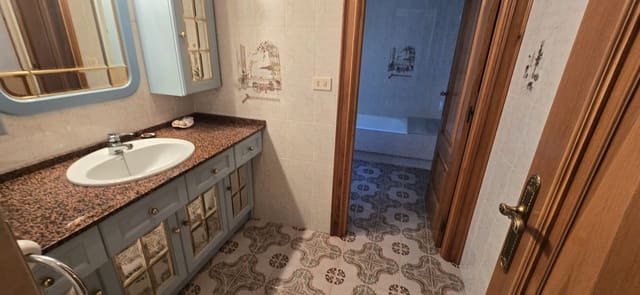 6 quarto Moradia para venda em Dénia com piscina garagem - 1 075 000 € (Ref: 9882473)