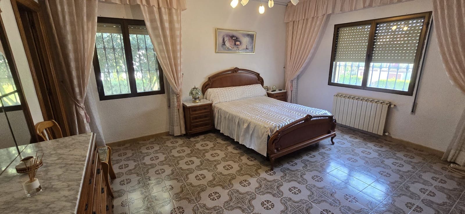 6 bedroom Villa for sale in Denia with pool garage - € 1,075,000 (Ref: 9882473)