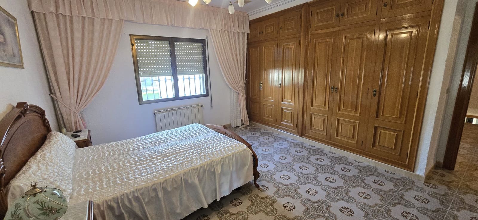 6 bedroom Villa for sale in Denia with pool garage - € 1,075,000 (Ref: 9882473)