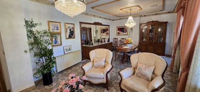 6 quarto Moradia para venda em Dénia com piscina garagem - 1 075 000 € (Ref: 9882473)