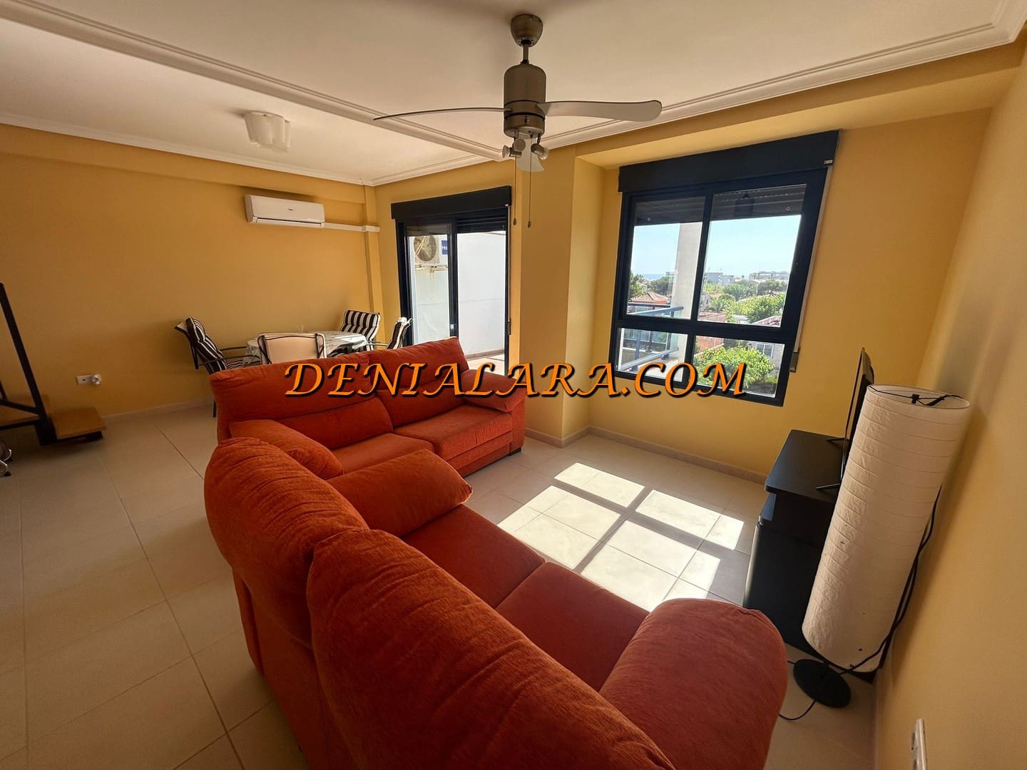 2 soverom Penthouse til salgs i Denia med svømmebasseng garasje - € 420 000 (Ref: 9883761)