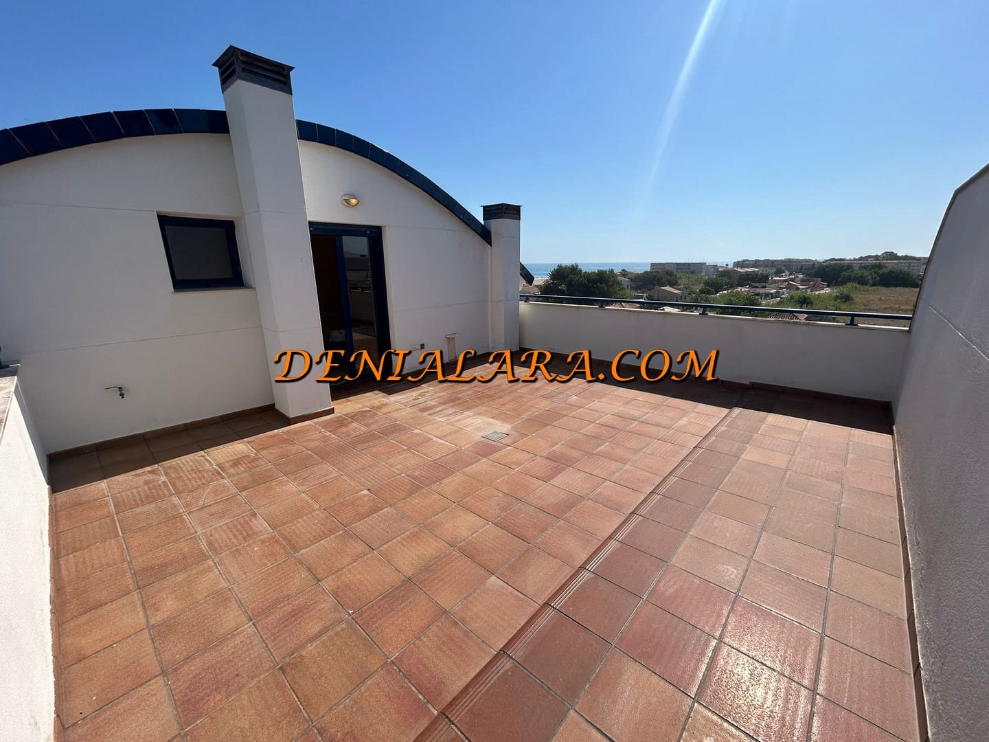 2 soverom Penthouse til salgs i Denia med svømmebasseng garasje - € 420 000 (Ref: 9883761)