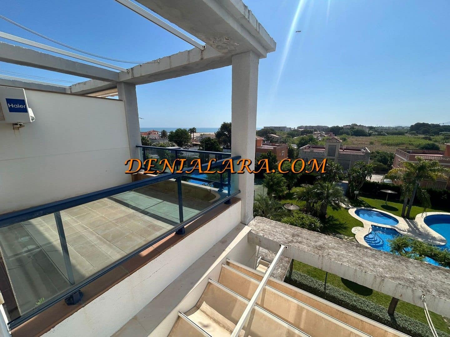2 soverom Penthouse til salgs i Denia med svømmebasseng garasje - € 420 000 (Ref: 9883761)