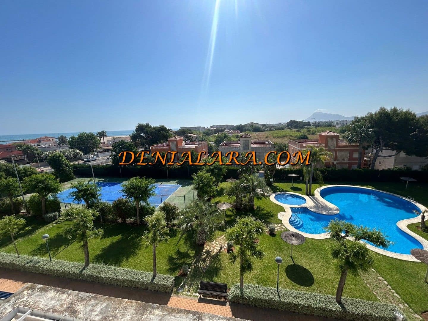 2 soverom Penthouse til salgs i Denia med svømmebasseng garasje - € 420 000 (Ref: 9883761)
