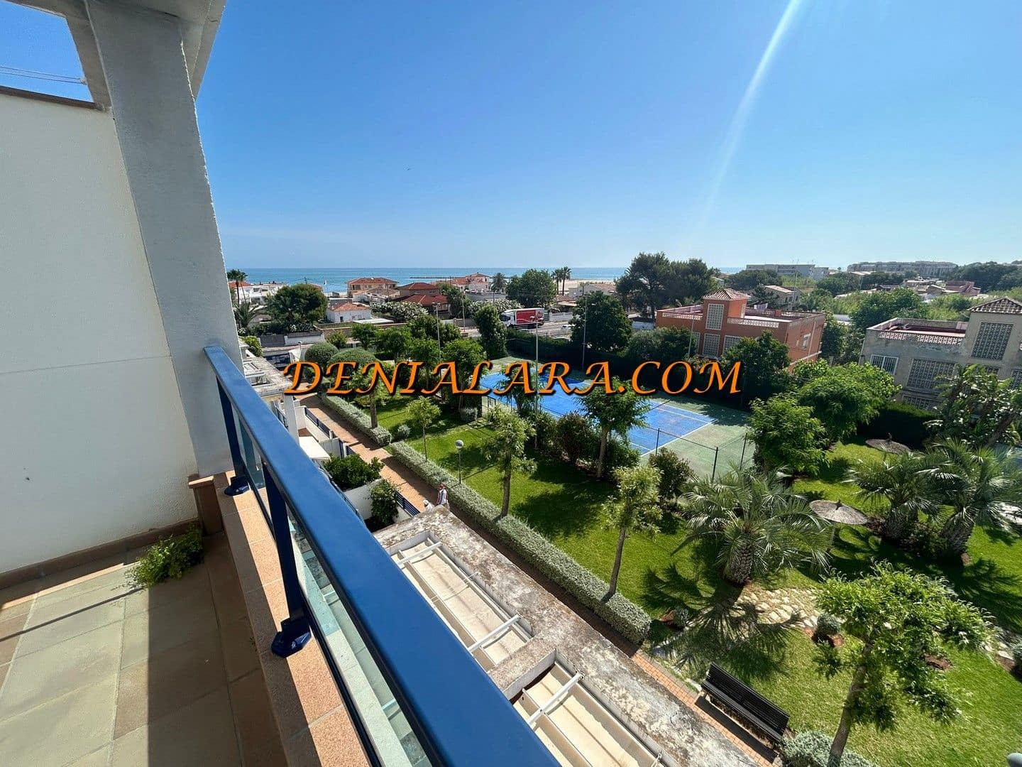2 soverom Penthouse til salgs i Denia med svømmebasseng garasje - € 420 000 (Ref: 9883761)