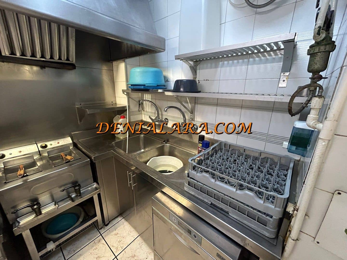 Restaurant/Bar til leie i Denia med garasje - € 2 200 (Ref: 9891353)