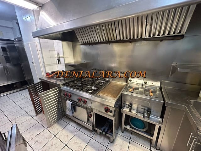 Restaurant/Bar til leje i Dénia med garage - € 2.200 (Ref: 9891353)