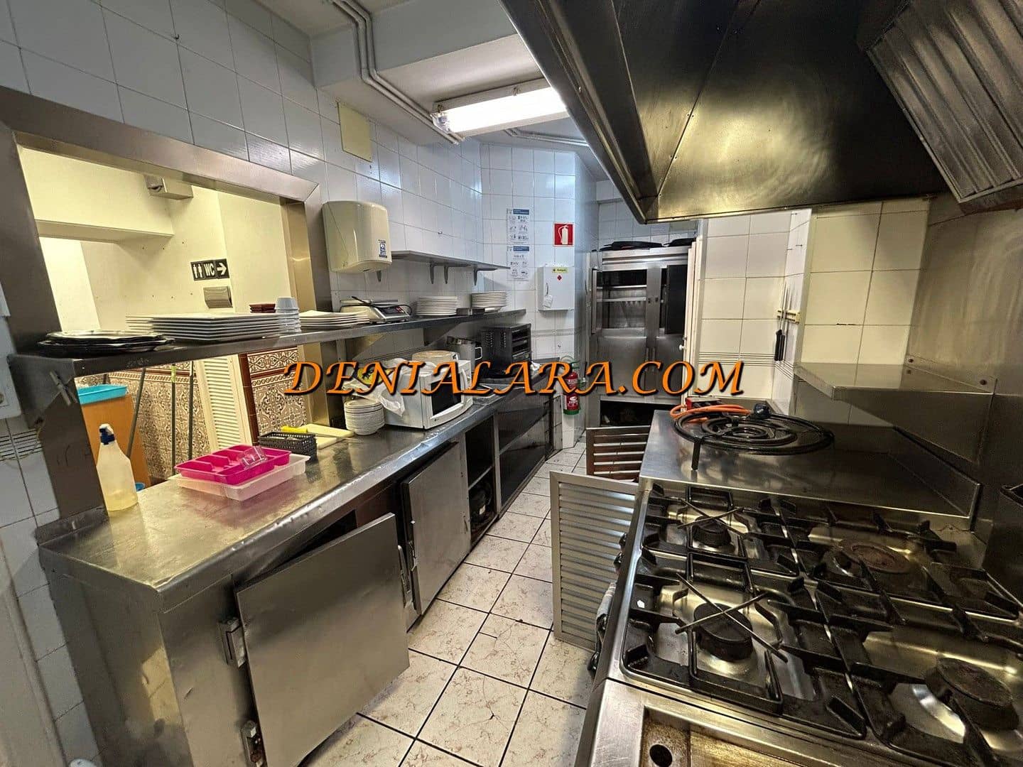 Restaurant/Bar til leie i Denia med garasje - € 2 200 (Ref: 9891353)