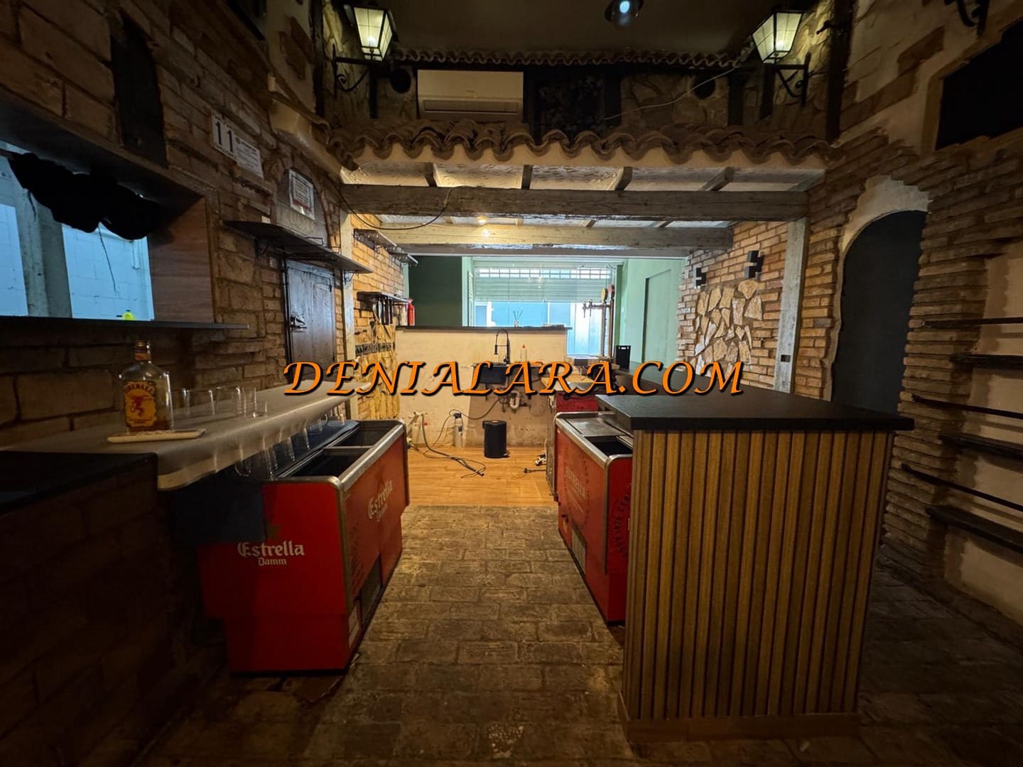 Local Commercial à louer à Denia - 900 € (Ref: 9964034)