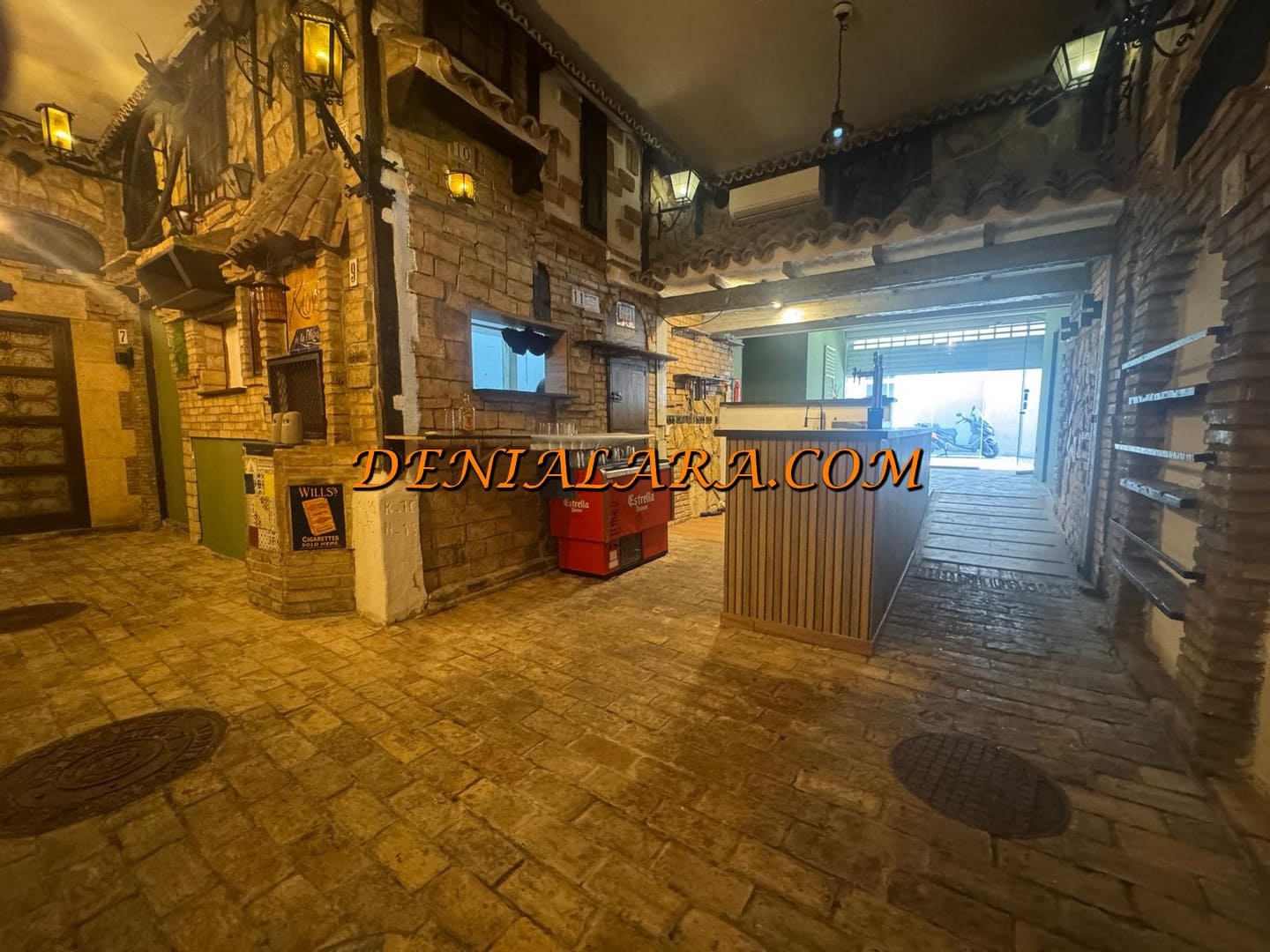 Local Commercial à louer à Denia - 900 € (Ref: 9964034)