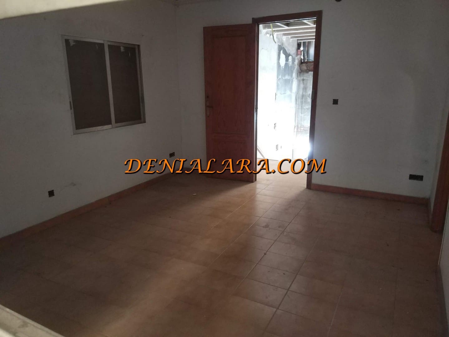 Commerciale da affittare in Denia - 1.190 € (Rif: 9984027)