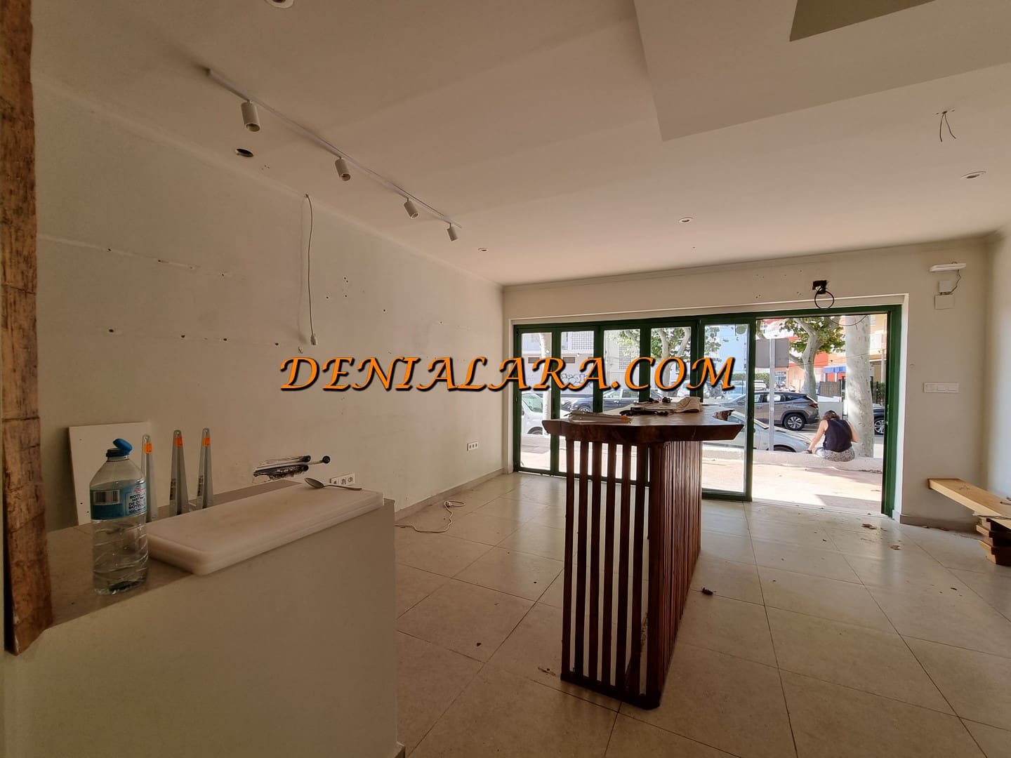 Comercial para arrendar em Javea / Xabia - 1 700 € (Ref: 9996337)