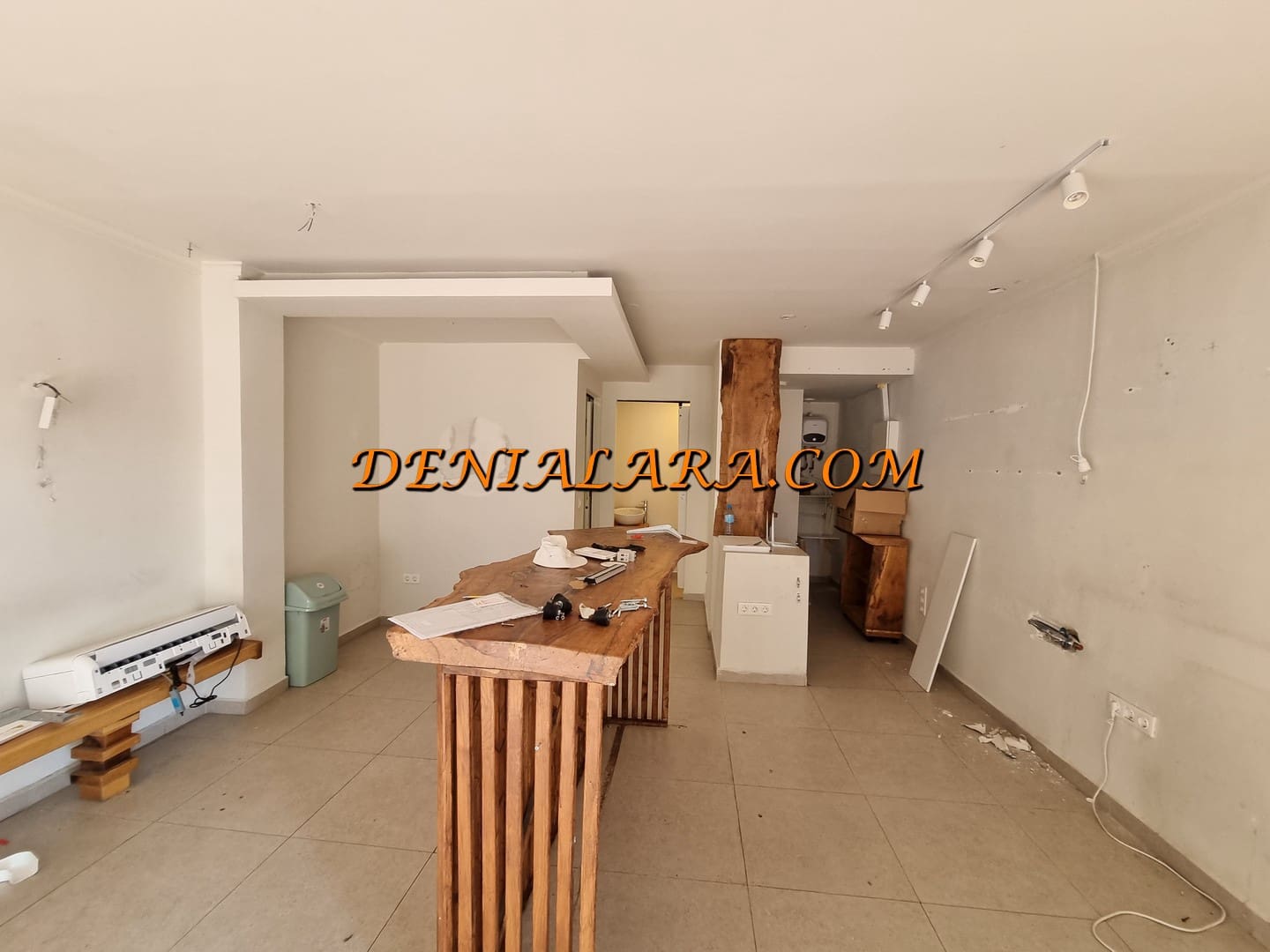 Comercial para arrendar em Javea / Xabia - 1 700 € (Ref: 9996337)