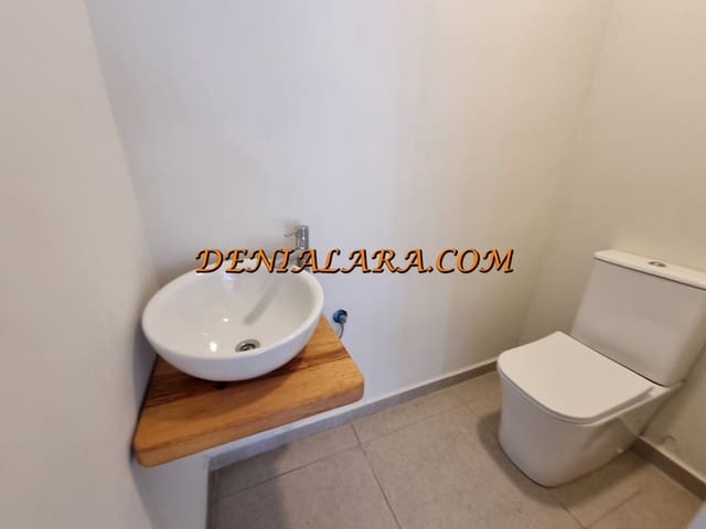 Comercial para arrendar em Javea / Xàbia - 1 700 € (Ref: 9996337)