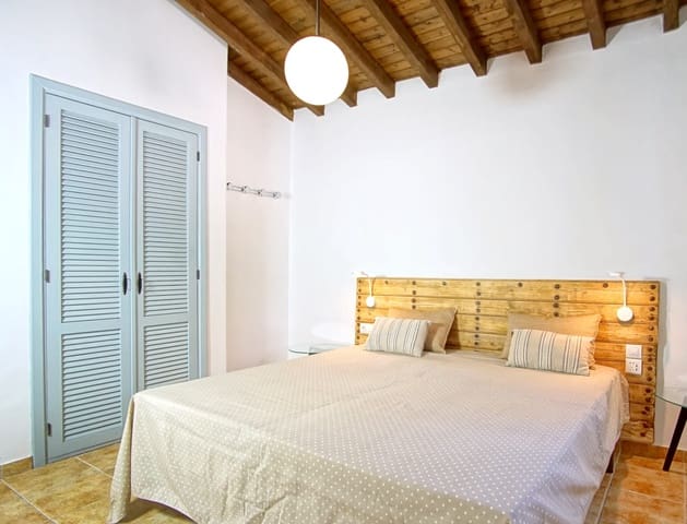 2 bedroom Guesthouse/B & B for holiday rental in Colomera with garage - € 500 (Ref: 9946873)