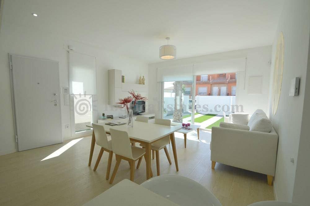 3 quarto Moradia para venda em San Pedro del Pinatar com piscina - 375 000 € (Ref: 7931879)