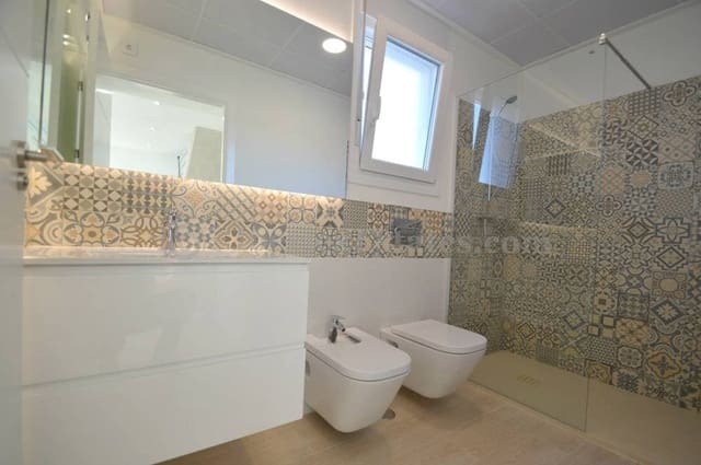 3 quarto Moradia para venda em San Pedro del Pinatar ciudad, San Pedro del Pinatar com piscina - 375 000 € (Ref: 7931879)