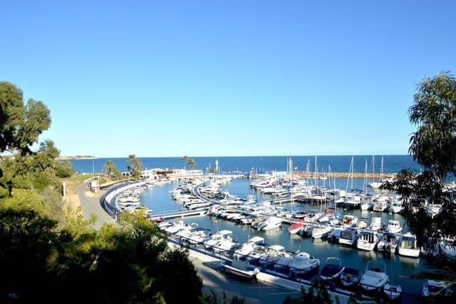 4 bedroom Villa for sale in Las Filipinas with pool garage - € 1,250,000 (Ref: 7931969)