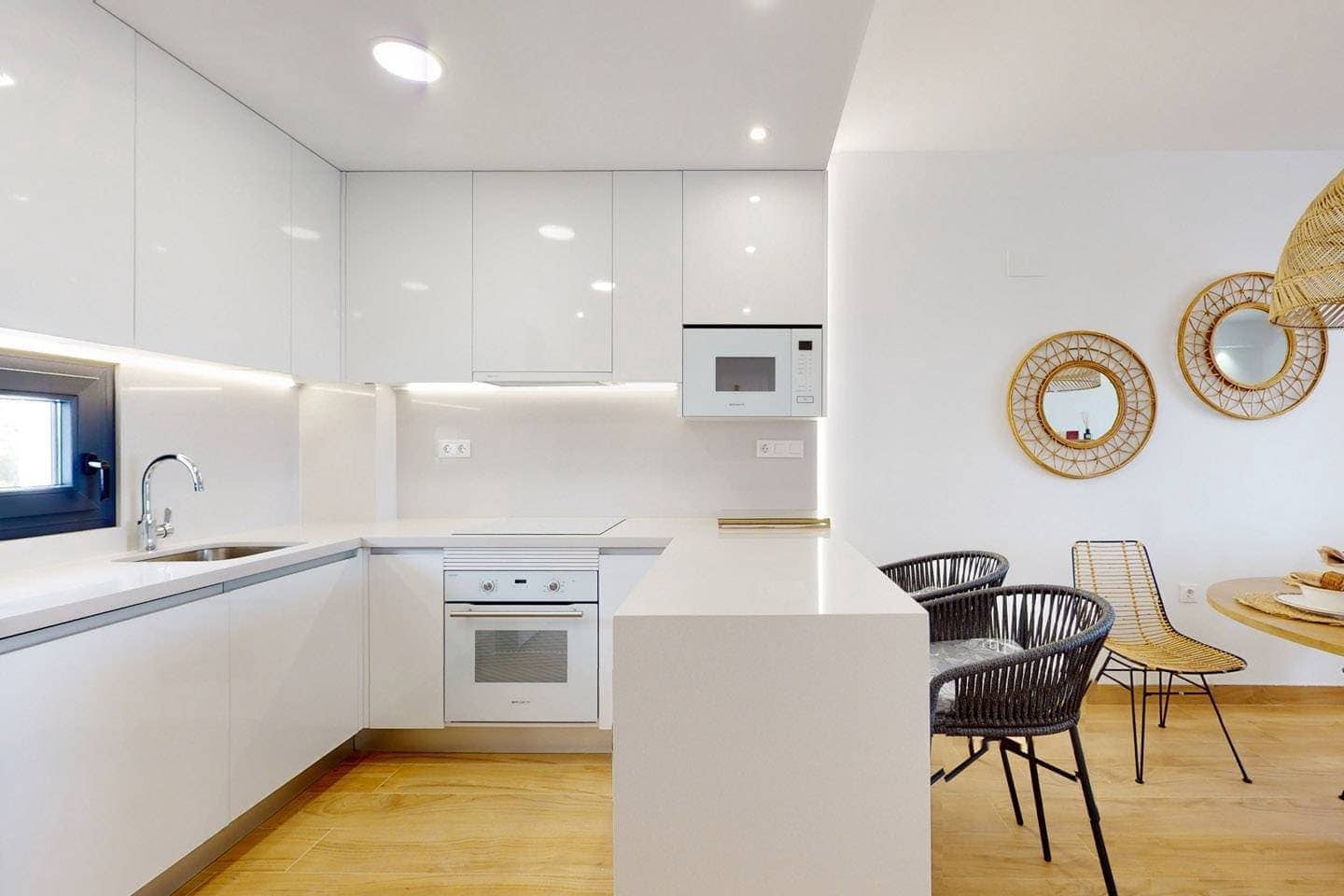 2 sypialnia Apartament na sprzedaż w Torrevieja z basenem garażem - 319 900 € (Ref: 7931981)