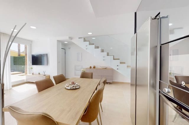 3 Zimmer Villa zu verkaufen in Centro, Los Alcázares mit Pool - 384.000 € (Ref: 7932188)