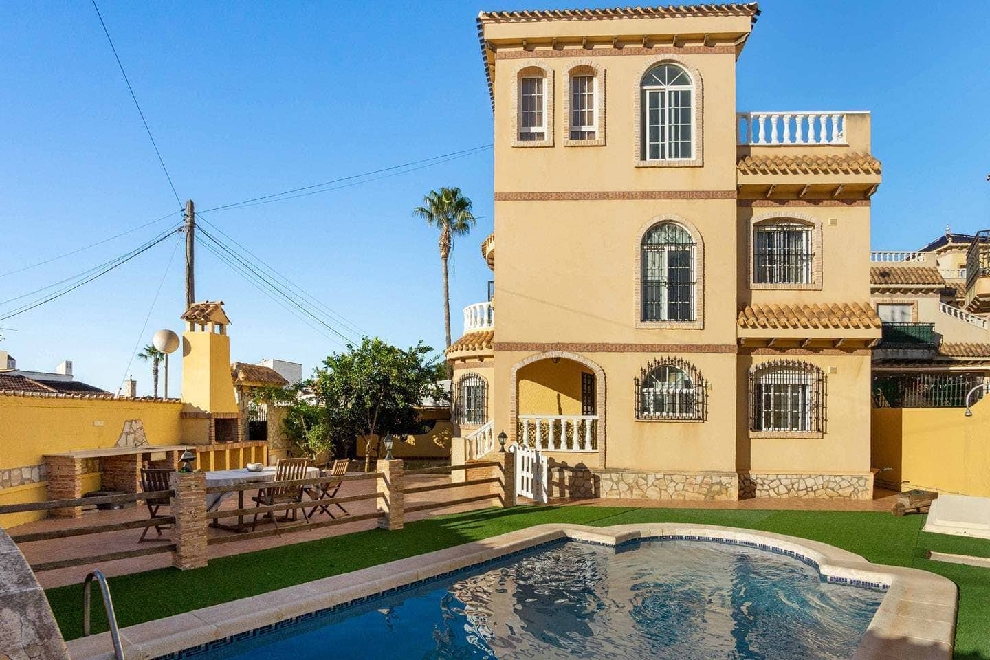 5 slaapkamer Villa te koop in Orihuela Costa met zwembad - € 359.000 (Ref: 8143198)