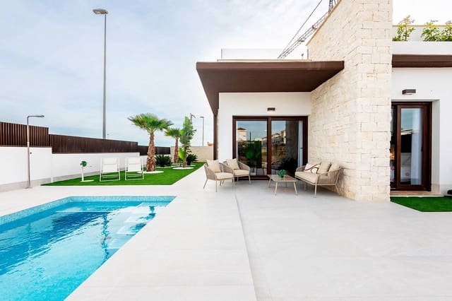 2 makuuhuone Huvila myytävänä paikassa Desamparados - Hurchillo - Torremendo, Orihuela mukana uima-altaan 
autotalli - 351 000 € (Ref: 9509775)