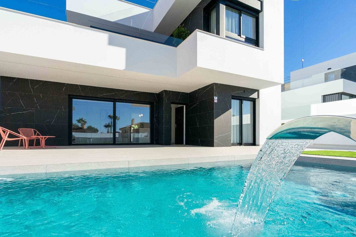 3 soveværelse Villa til salg i Benijofar med swimmingpool garage - € 549.000 (Ref: 9509776)