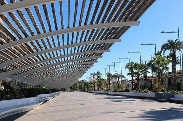 2 bedroom Apartment for sale in Centro - Muelle Pesquero, Torrevieja with pool - € 290,000 (Ref: 9509783)