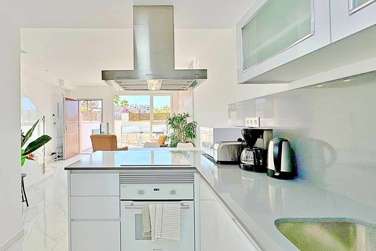 3 slaapkamer Huis te koop in Torrevieja met zwembad - € 339.000 (Ref: 9509794)