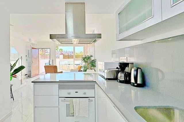 3 slaapkamer Huis te koop in Centro - Muelle Pesquero, Torrevieja met zwembad - € 339.000 (Ref: 9509794)