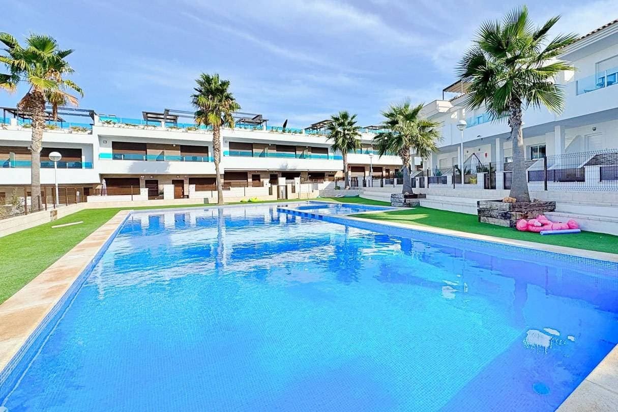 3 slaapkamer Huis te koop in Torrevieja met zwembad - € 339.000 (Ref: 9509794)