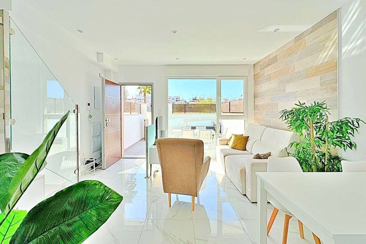 3 slaapkamer Huis te koop in Torrevieja met zwembad - € 339.000 (Ref: 9509794)