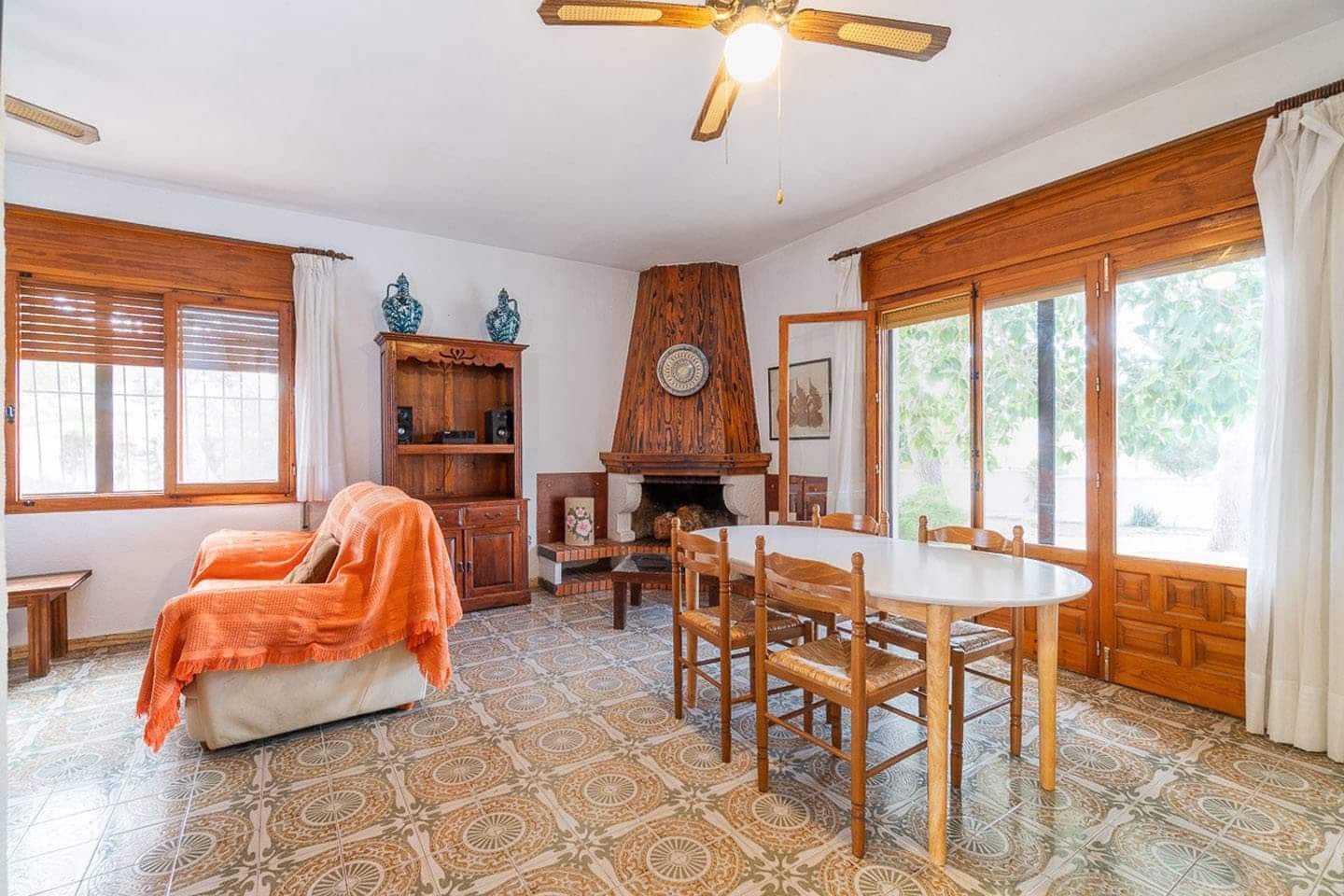 4 Zimmer Villa zu verkaufen in Pilar de la Horadada mit Pool Garage - 450.000 € (Ref: 9509799)