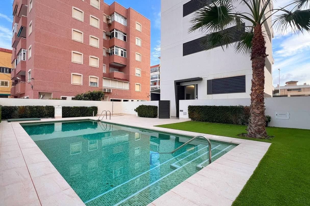 2 soveværelse Lejlighed til salg i La Mata med swimmingpool garage - € 295.000 (Ref: 9509800)