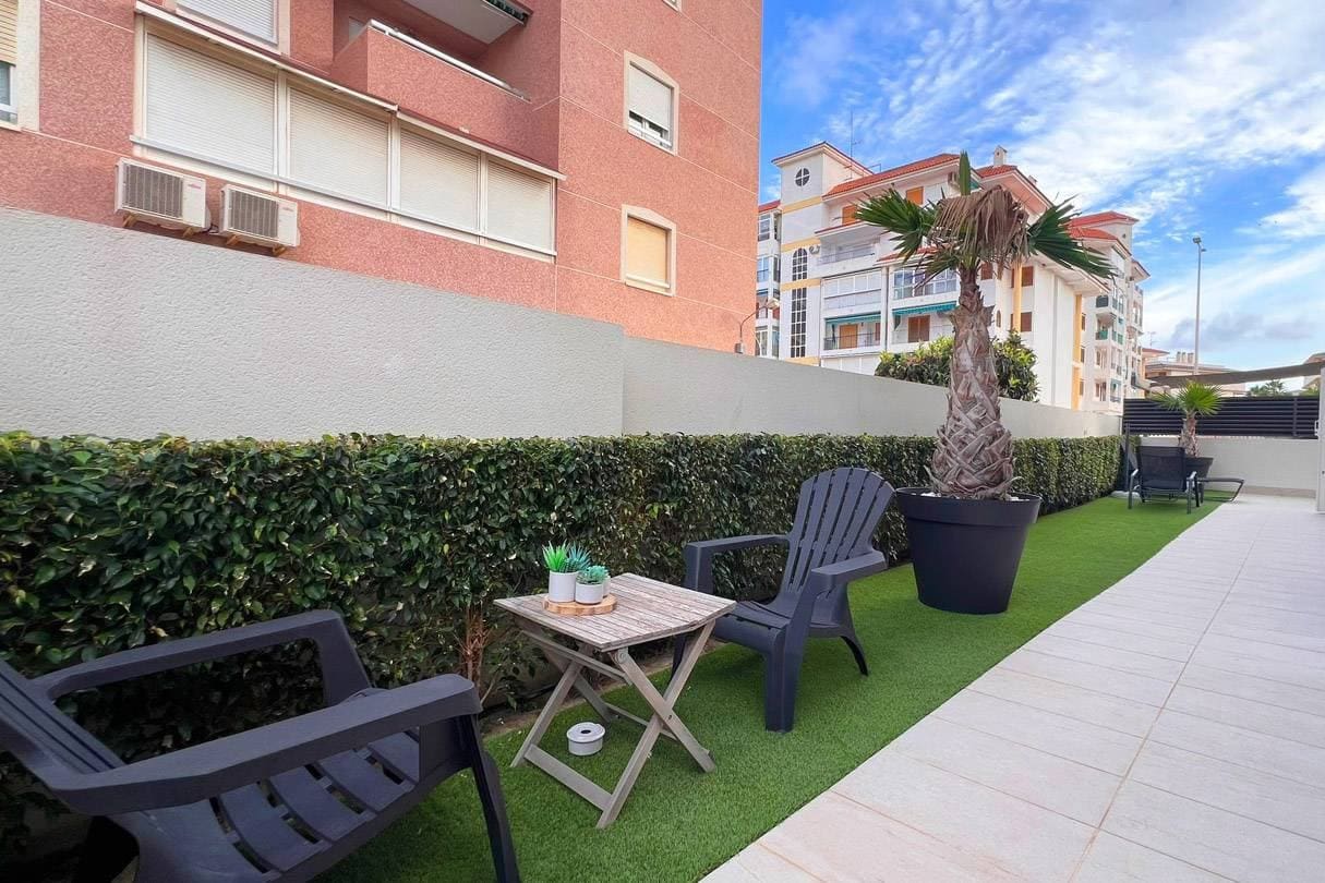 2 soveværelse Lejlighed til salg i La Mata med swimmingpool garage - € 295.000 (Ref: 9509800)