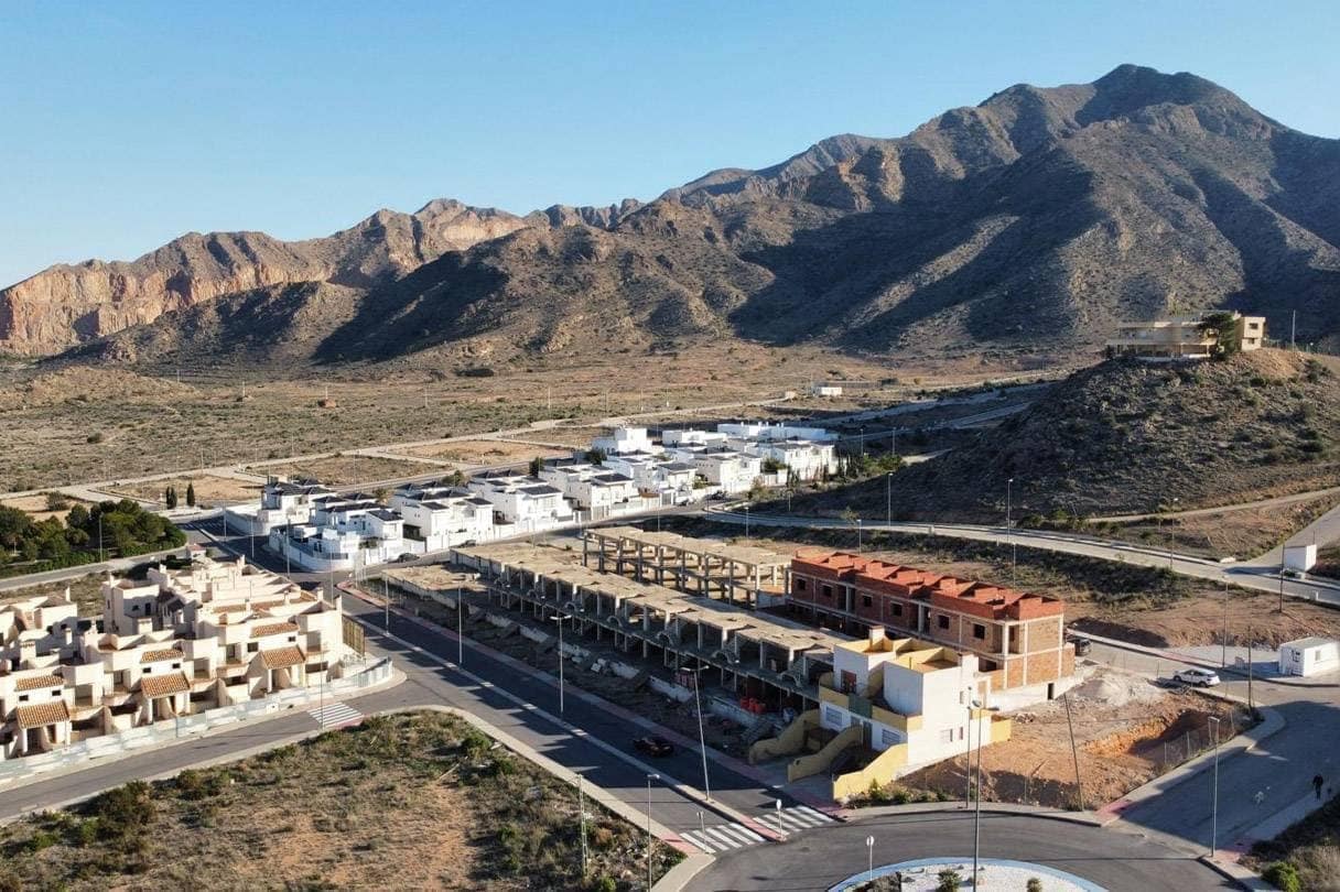 2 makuuhuone Omakotitalo myytävänä paikassa Orihuela mukana uima-altaan 
autotalli - 219 000 € (Ref: 9509818)