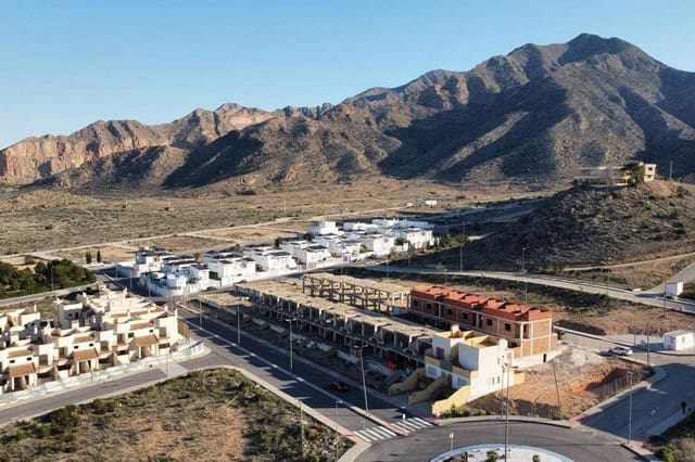 2 makuuhuone Omakotitalo myytävänä paikassa Orihuela mukana uima-altaan 
autotalli - 219 000 € (Ref: 9509818)