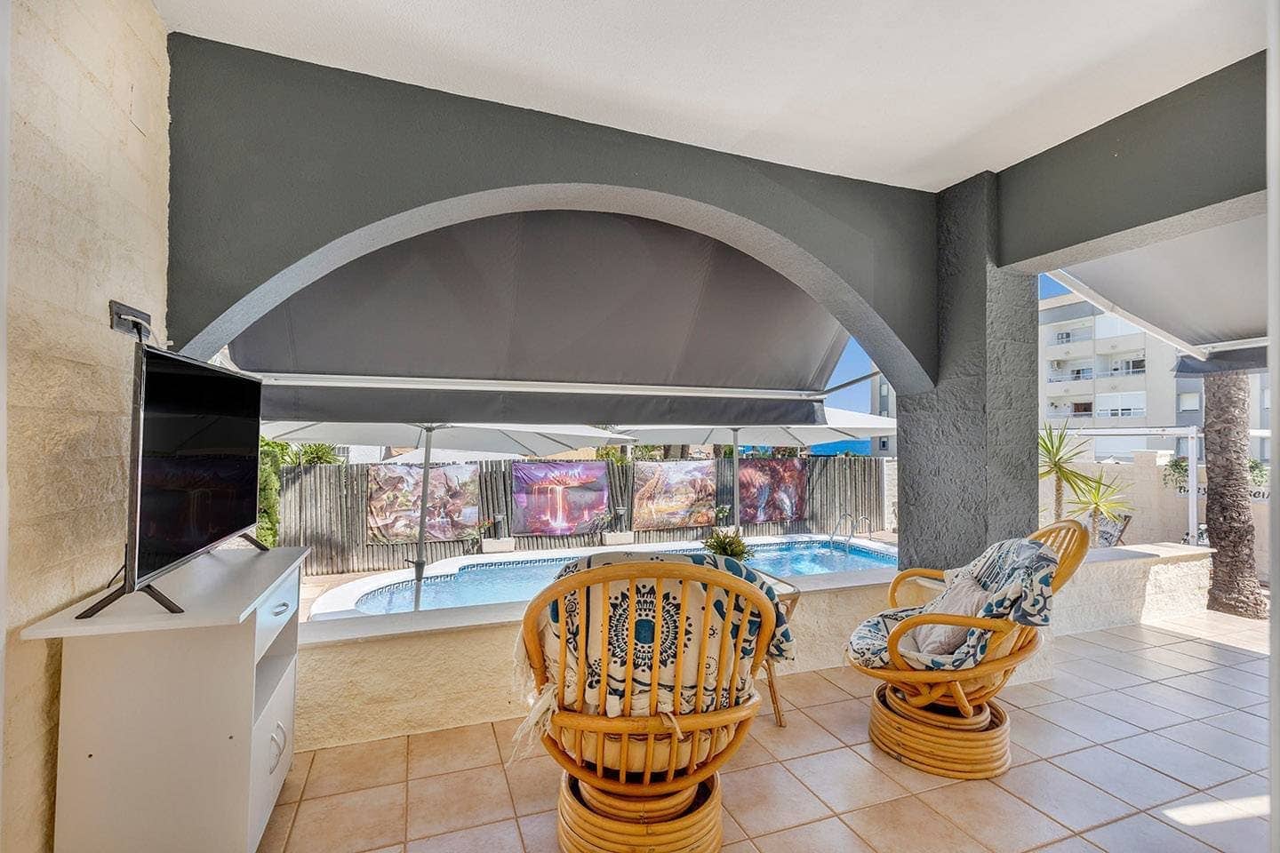 4 slaapkamer Villa te koop in Torrevieja met zwembad garage - € 735.000 (Ref: 9509845)