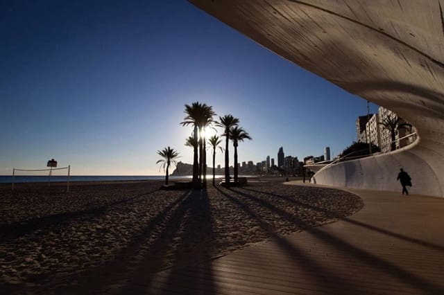 2 soveværelse Lejlighed til salg i Benidorm med swimmingpool garage - € 349.000 (Ref: 9509865)