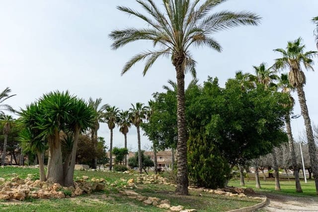 2 soverom Villa til salgs i Torrevieja med svømmebasseng garasje - € 290 000 (Ref: 9509885)