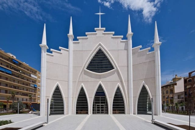 3 quarto Apartamento para venda em Centro - Muelle Pesquero, Torrevieja com piscina - 410 000 € (Ref: 9509889)