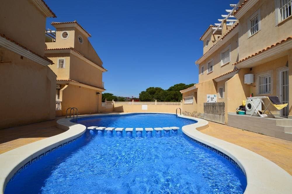 2 sovrum Hus till salu i La Mata med pool - 174 900 € (Ref: 9509901)