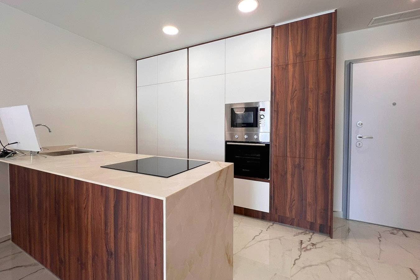 Apartamento de 2 habitaciones en San Miguel de Salinas en venta con piscina garaje - 299.000 € (Ref: 9509939)