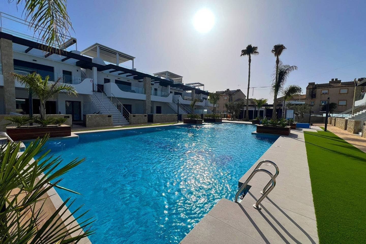 2 bedroom Apartment for sale in Pilar de la Horadada with pool garage - € 299,900 (Ref: 9509945)