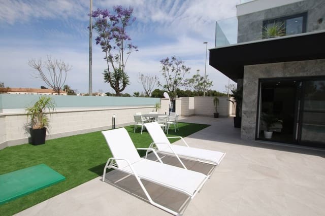 3 bedroom Villa for sale in Pilar de la Horadada ciudad, Pilar de la Horadada with pool garage - € 525,000 (Ref: 9509948)