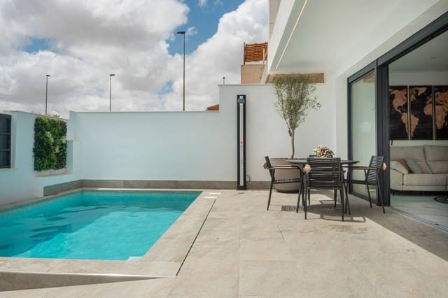 3 quarto Moradia para venda em San Pedro del Pinatar ciudad, San Pedro del Pinatar com piscina garagem - 465 000 € (Ref: 9509952)