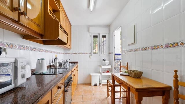 3 soveværelse Villa til salg i Punta Prima, Torrevieja med garage - € 430.000 (Ref: 9509969)